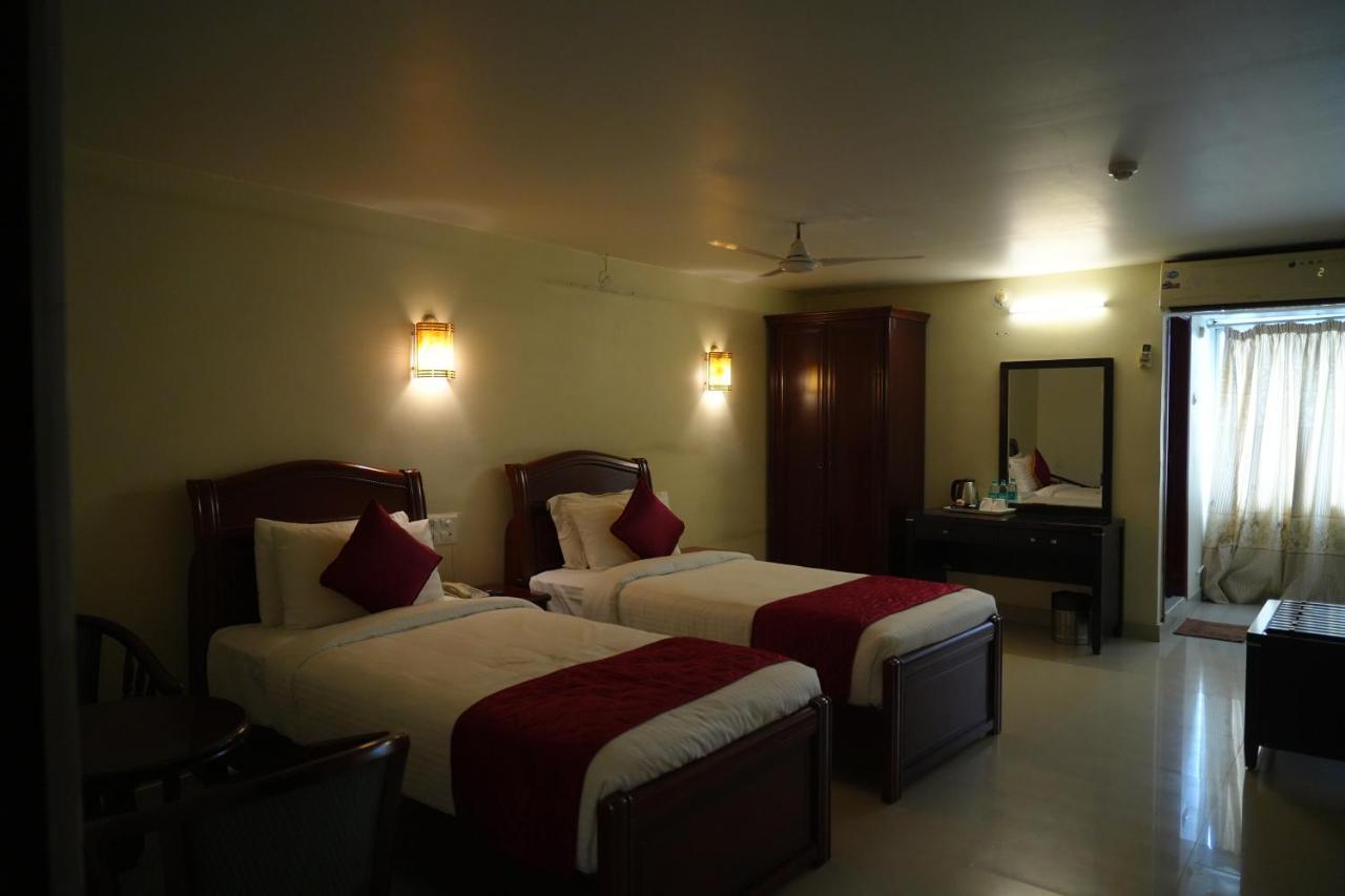 Mg Zion Hotel Тирупати Екстериор снимка